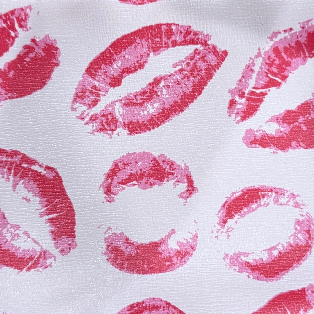 Ipsy Kiss Makeup Bag Toiletry Bag Pencil Pouch Trap Sack